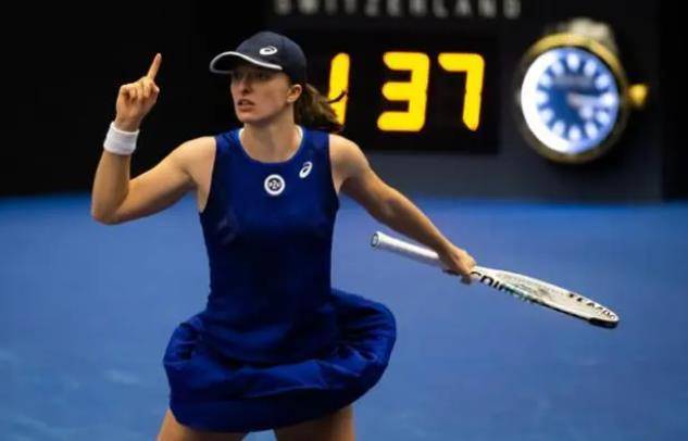 他在面对塔 他在面对塔