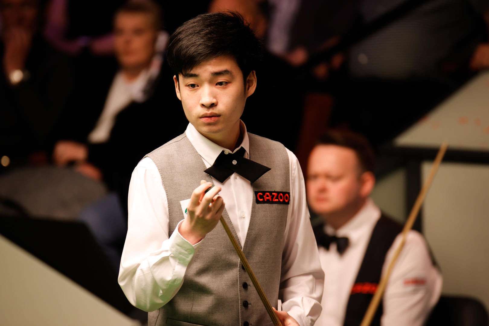 在紧张激烈 在紧张激烈